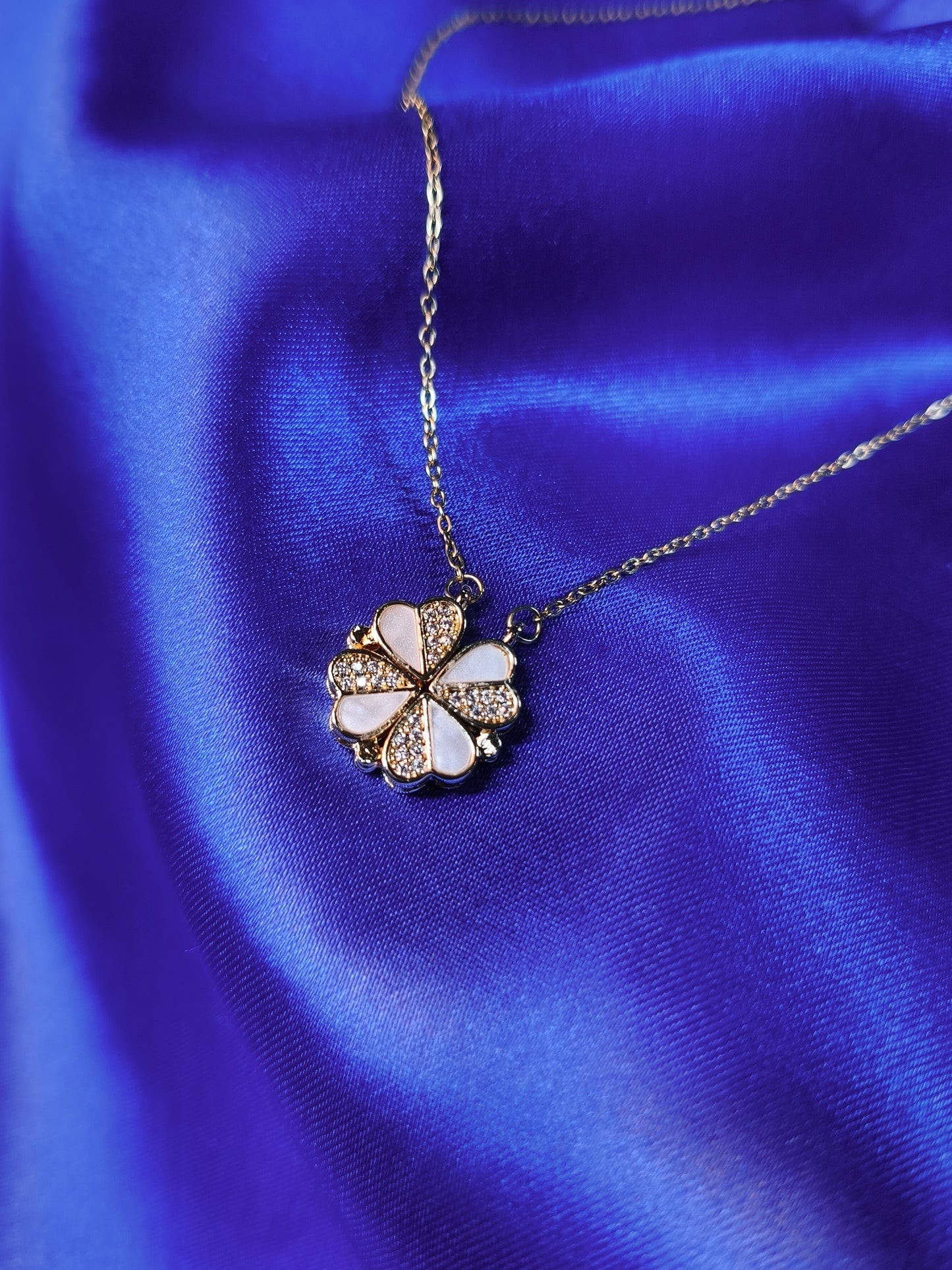 Foldable Luck Bloom Pendant