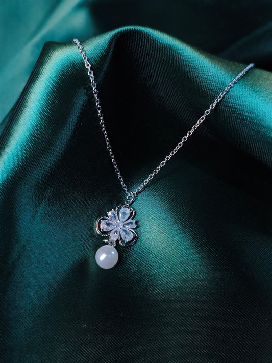 Floral Pearl Sparkling Pendant