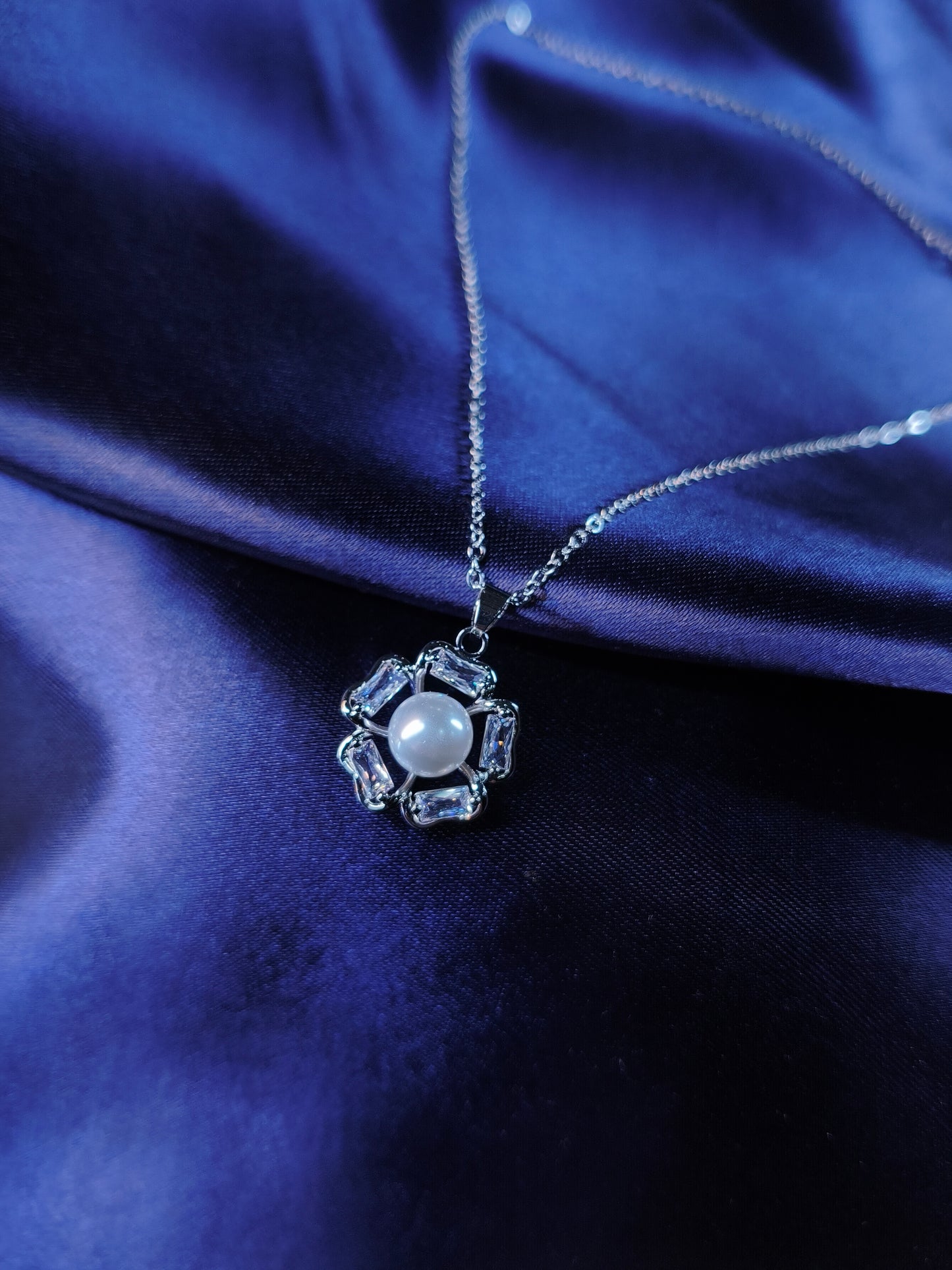 Classic Pearl Halo Pendant