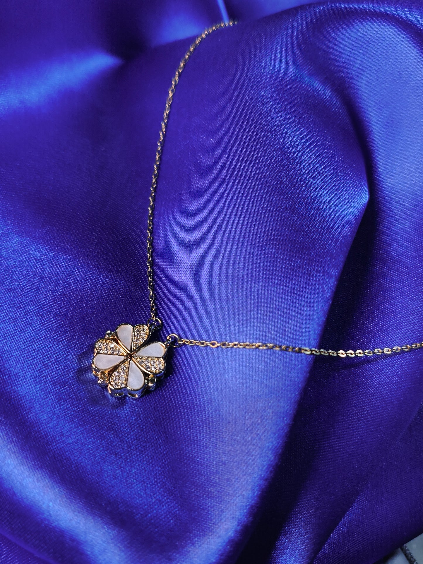 Foldable Luck Bloom Pendant