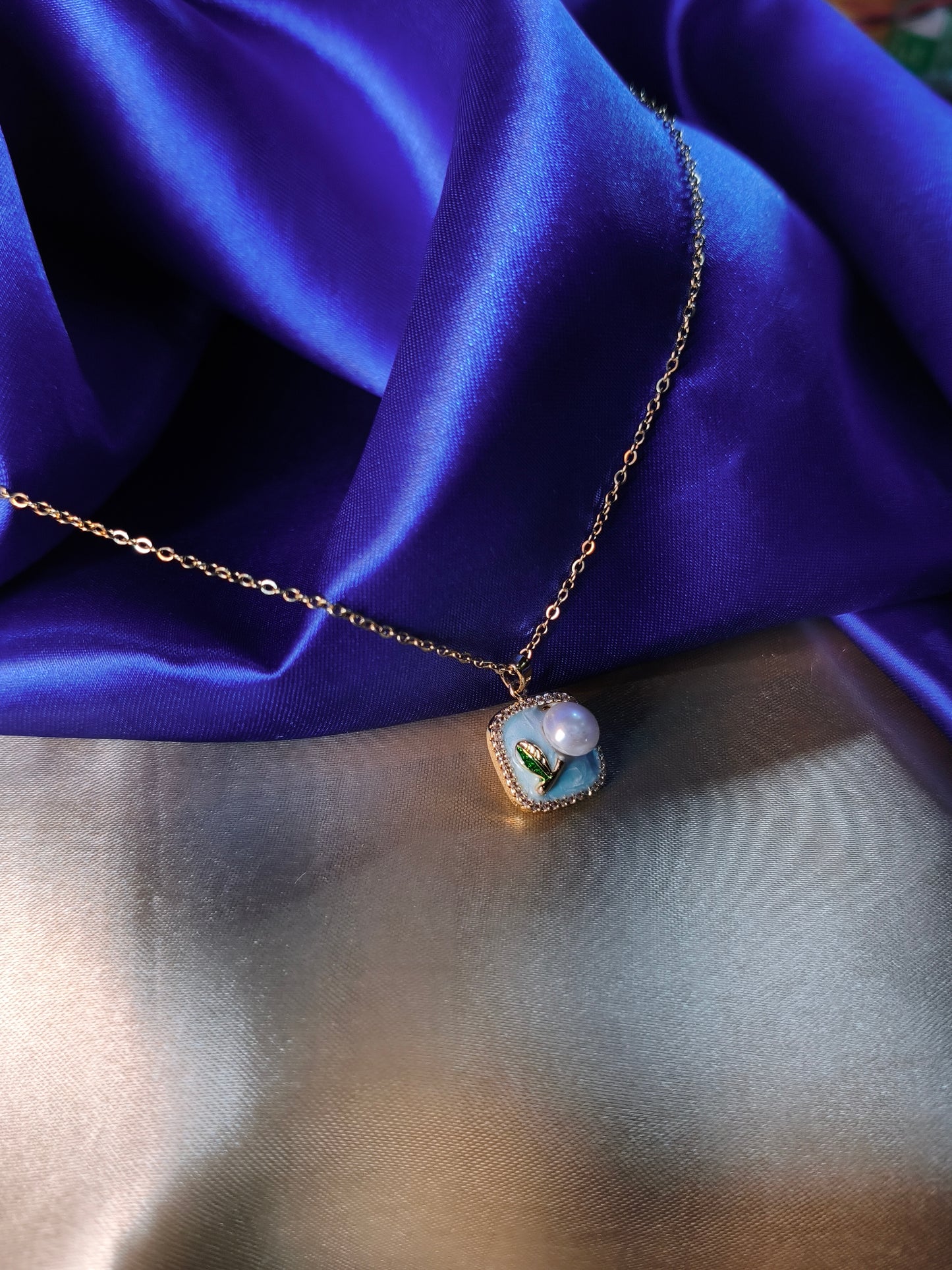 Ocean Glow Pearl Pendant