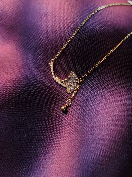 Fishtail Pearl Charm Pendant