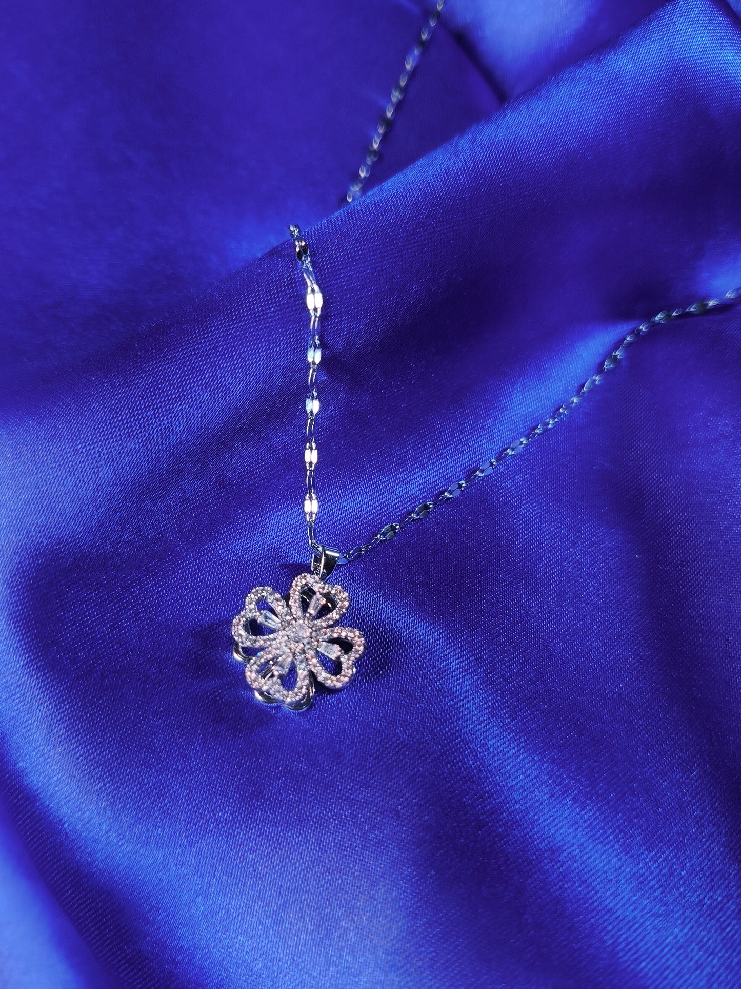 Spinning Luck Bloom Pendant