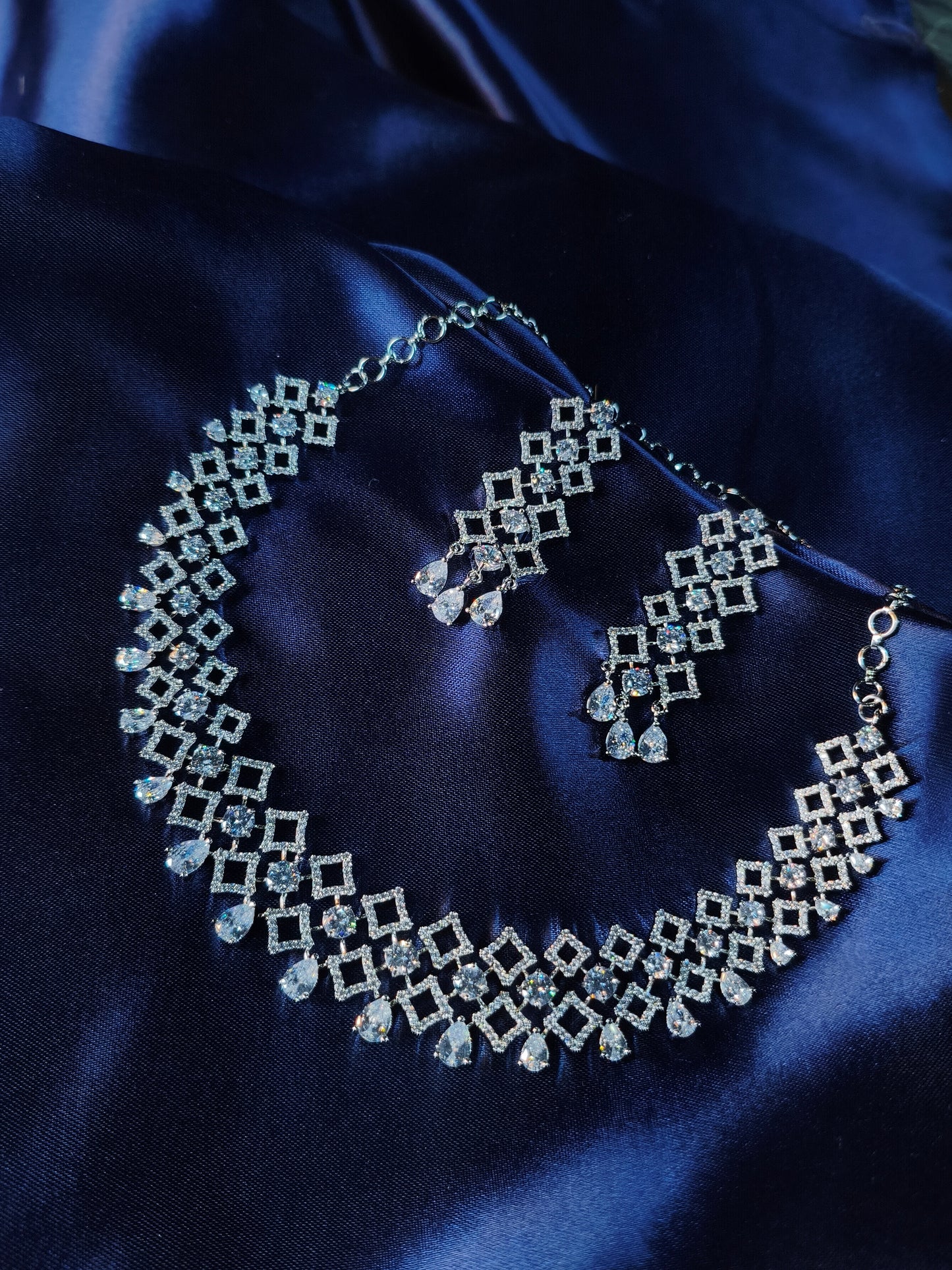 Frosted Lattice CZ Choker Necklace Set