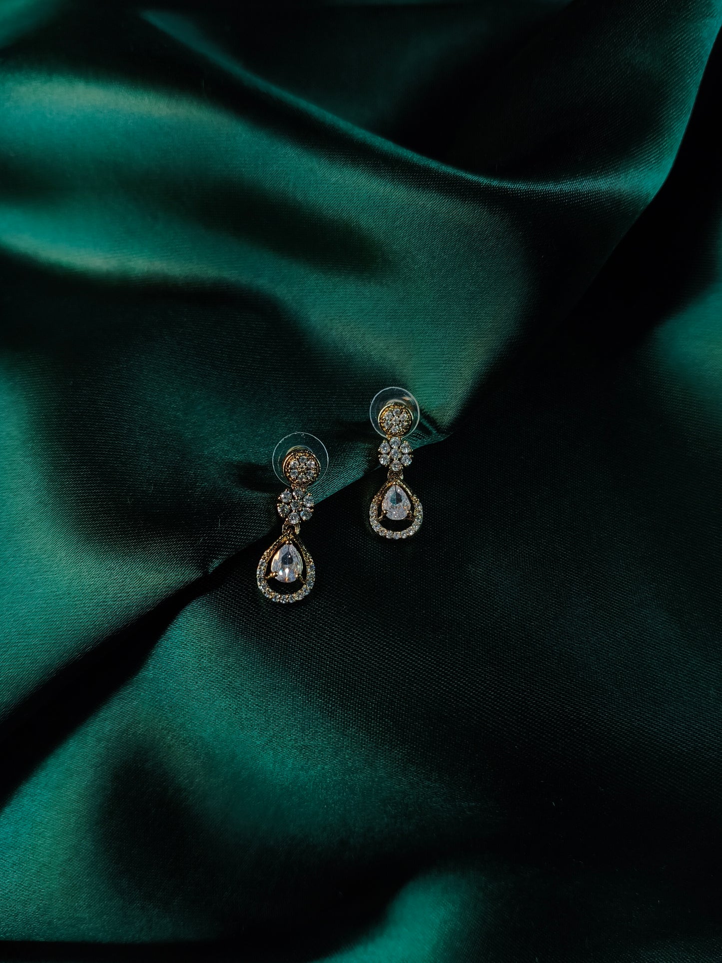 Menhdi Gold Dewdrop CZ Necklace with Earrings & Maangtikka