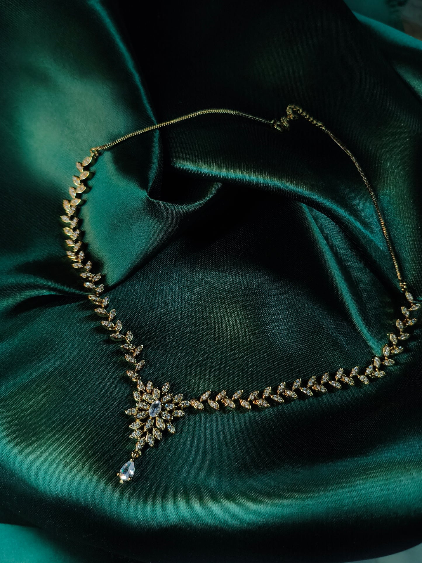 Golden Leaf Cluster Necklace Set