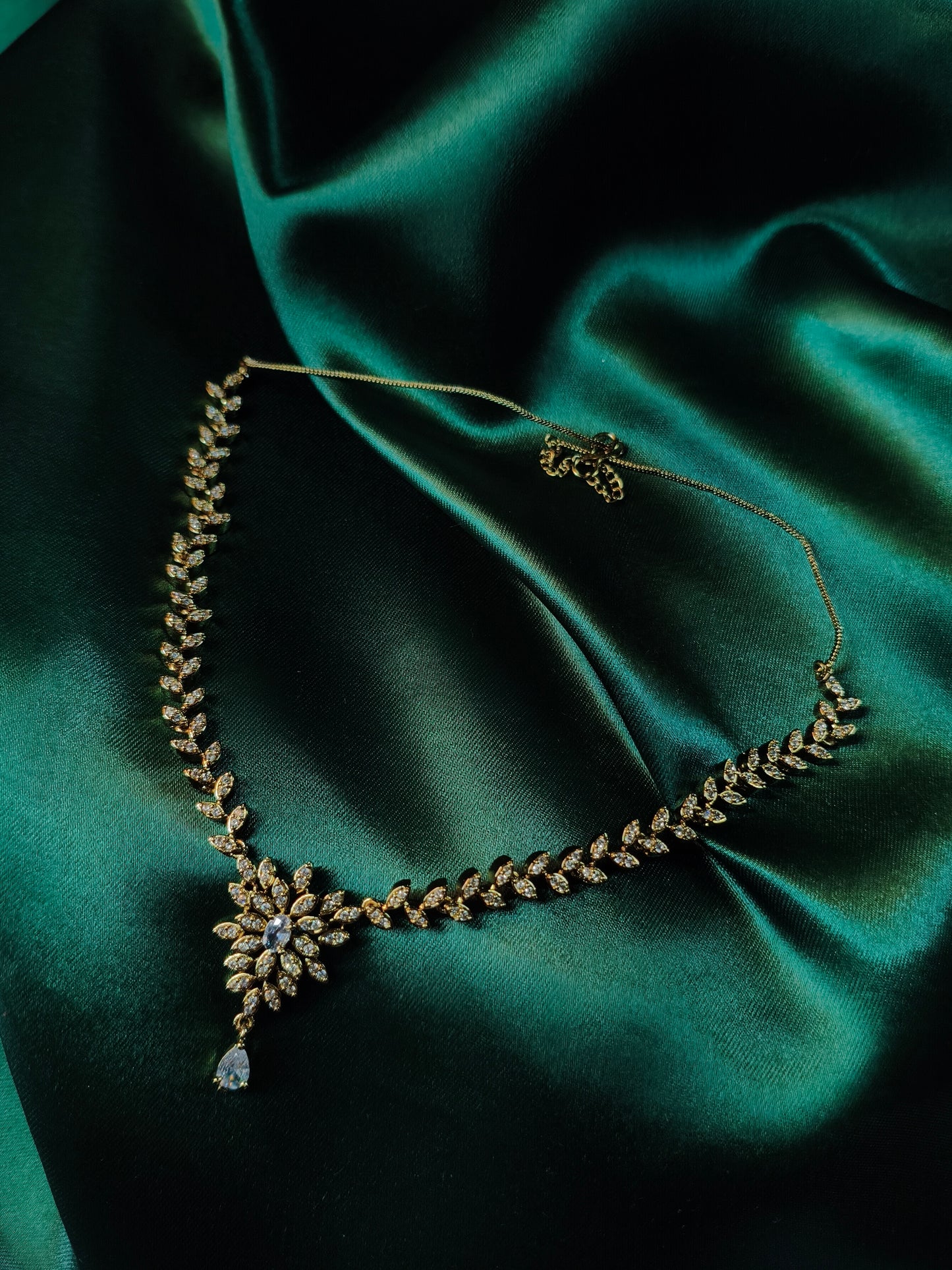 Golden Leaf Cluster Necklace Set