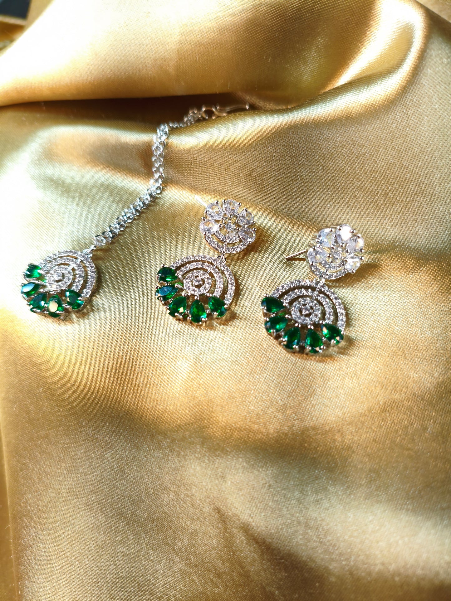 Emerald Spiral CZ Necklace with Earrings & Maangtikka